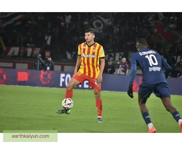 利桑德罗近期防守表现稳健，持续增强球队后防竞争力